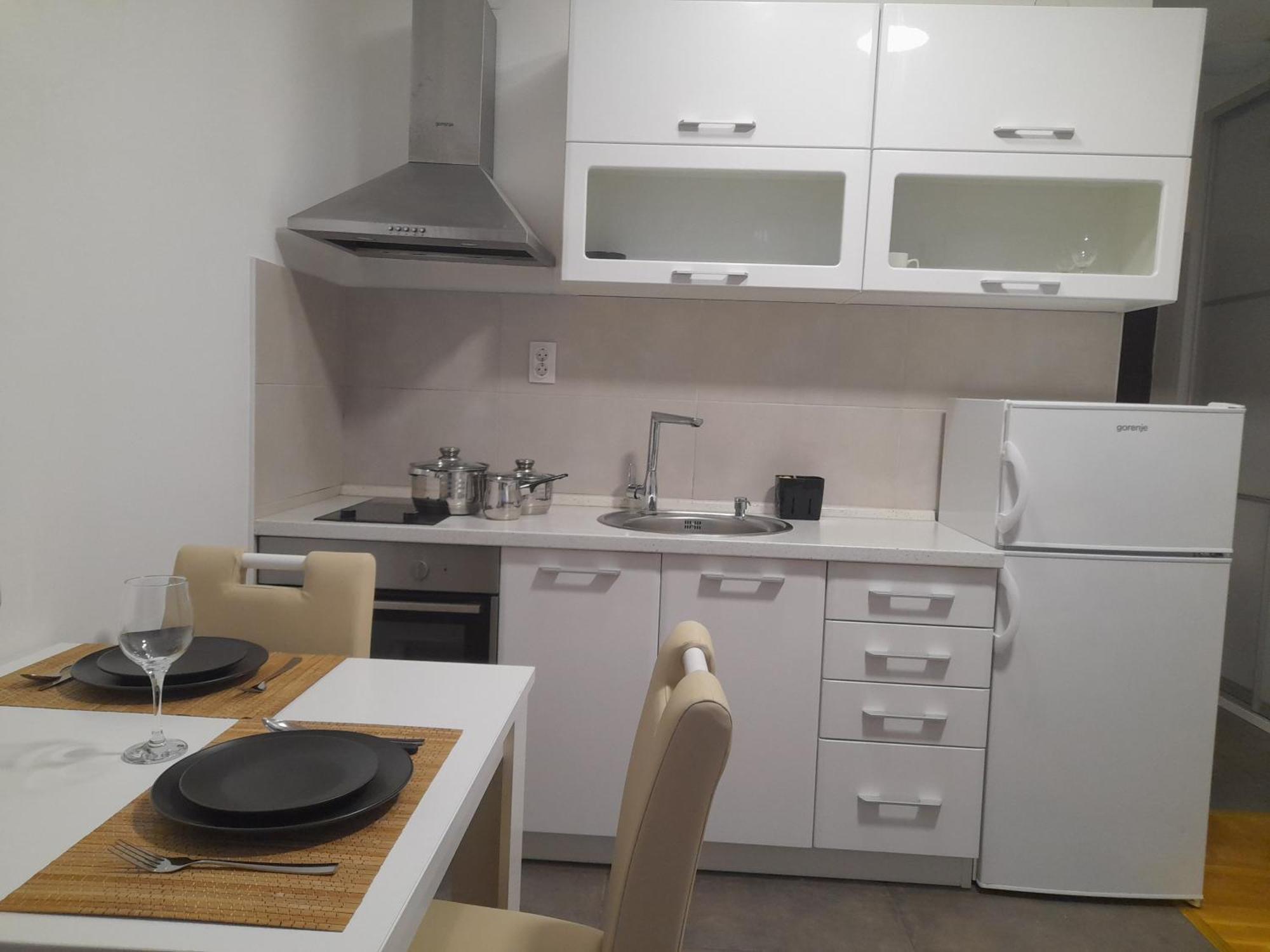 Nikola Ns Apartment โนวีซาด ภายนอก รูปภาพ