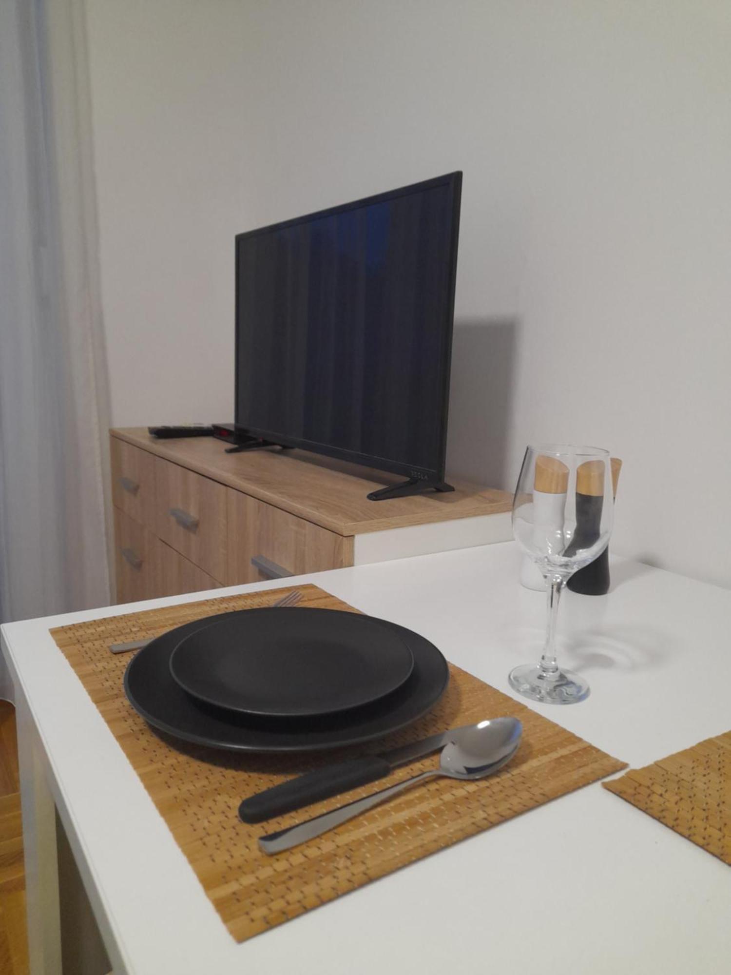 Nikola Ns Apartment โนวีซาด ภายนอก รูปภาพ