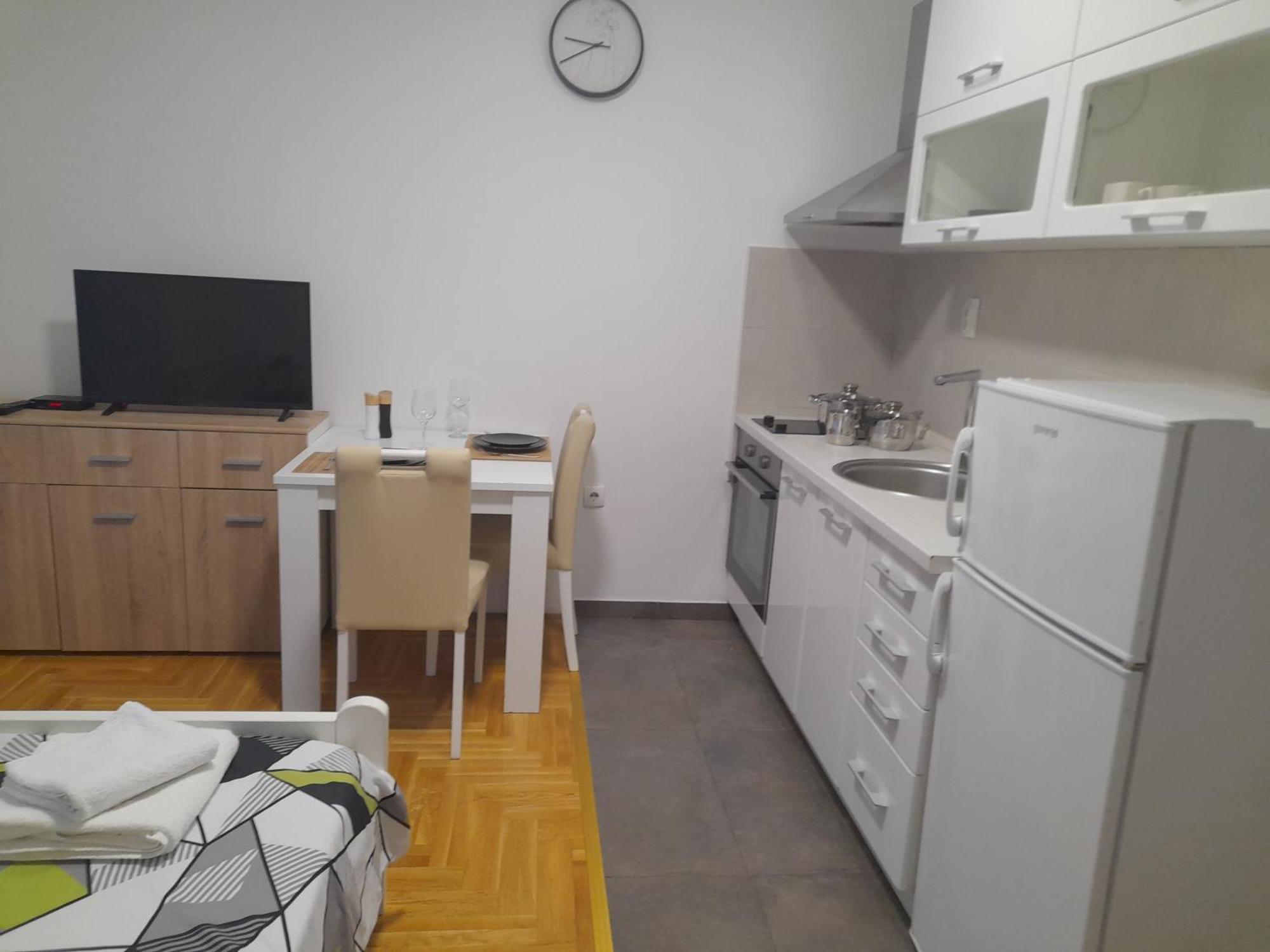 Nikola Ns Apartment โนวีซาด ภายนอก รูปภาพ