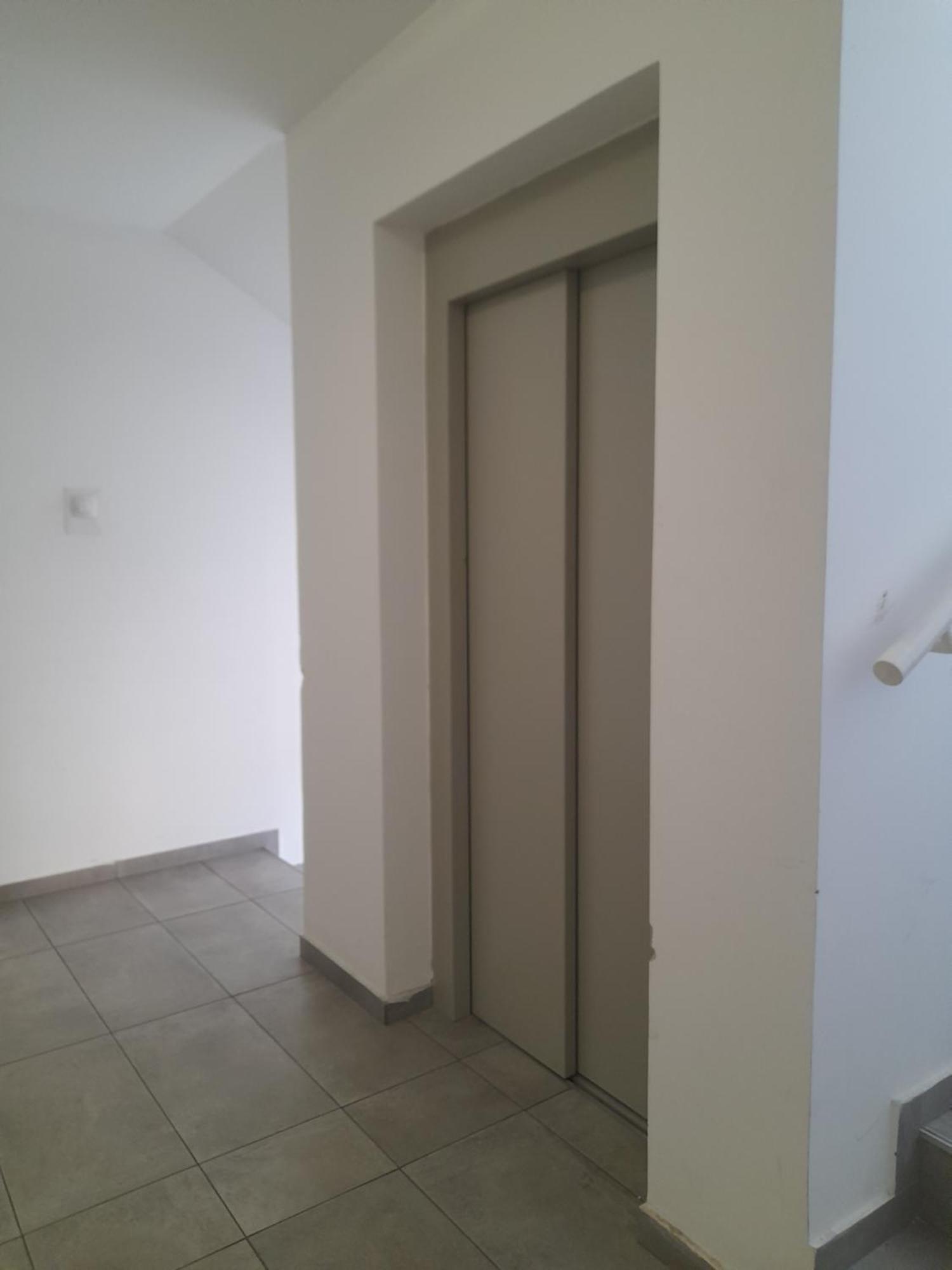 Nikola Ns Apartment โนวีซาด ภายนอก รูปภาพ