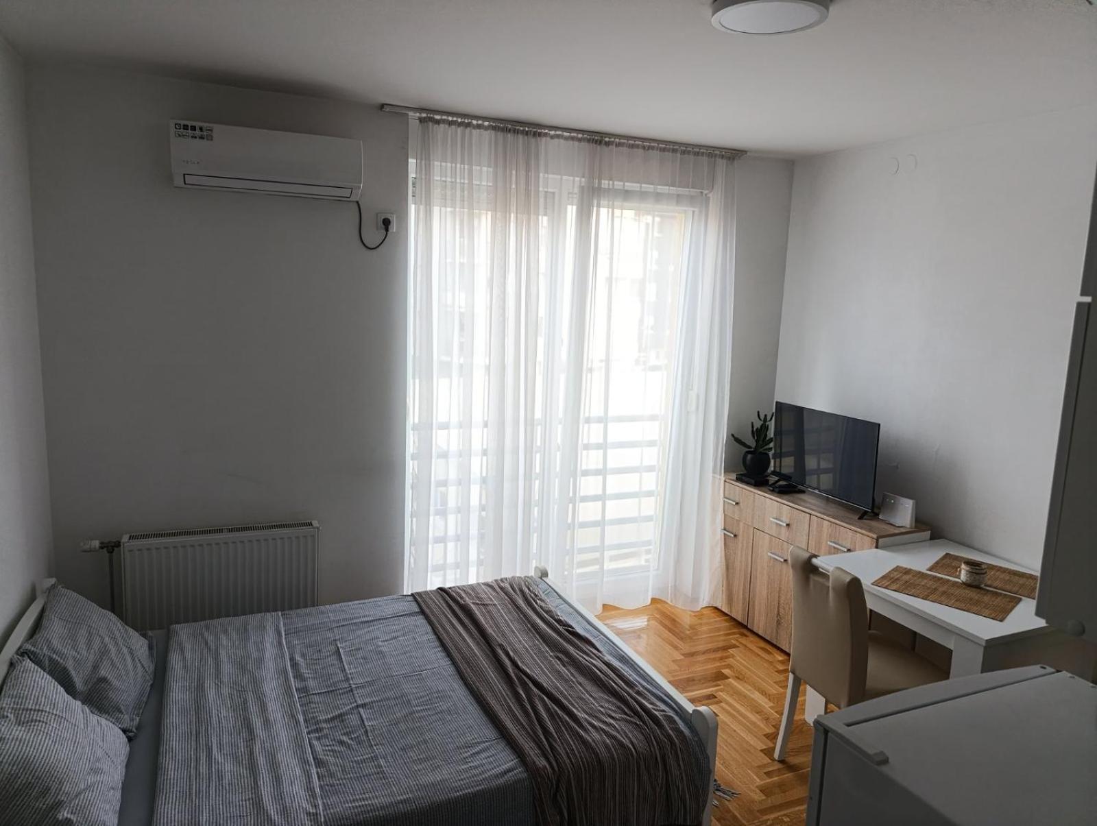Nikola Ns Apartment โนวีซาด ภายนอก รูปภาพ